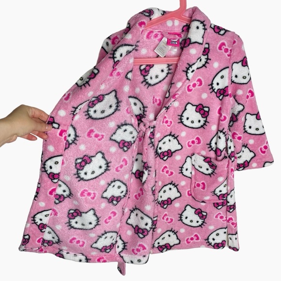 Hello Kitty Pink Robe - Picture 3 of 8